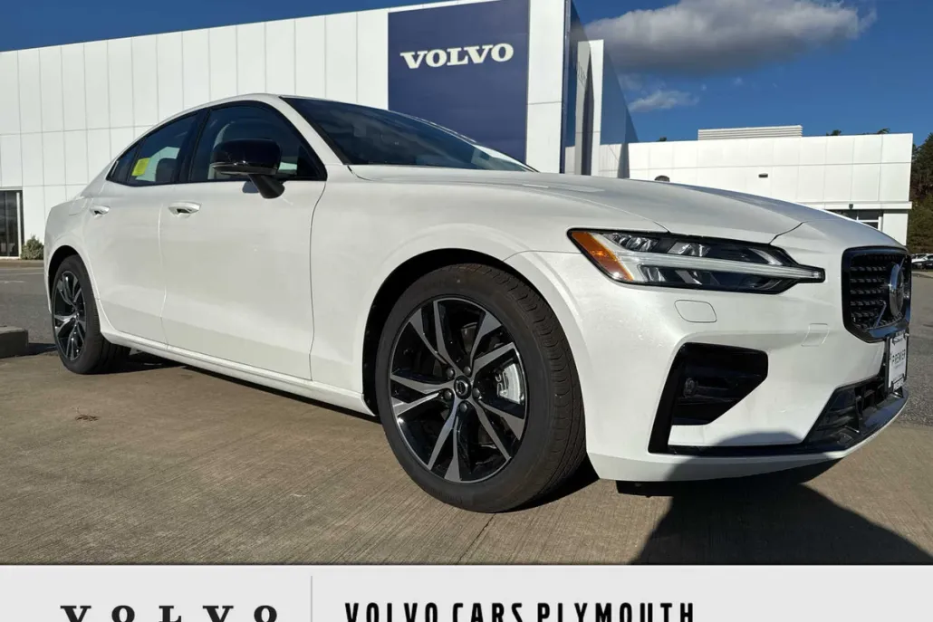 2025 Volvo S60 B5 Core photo 1