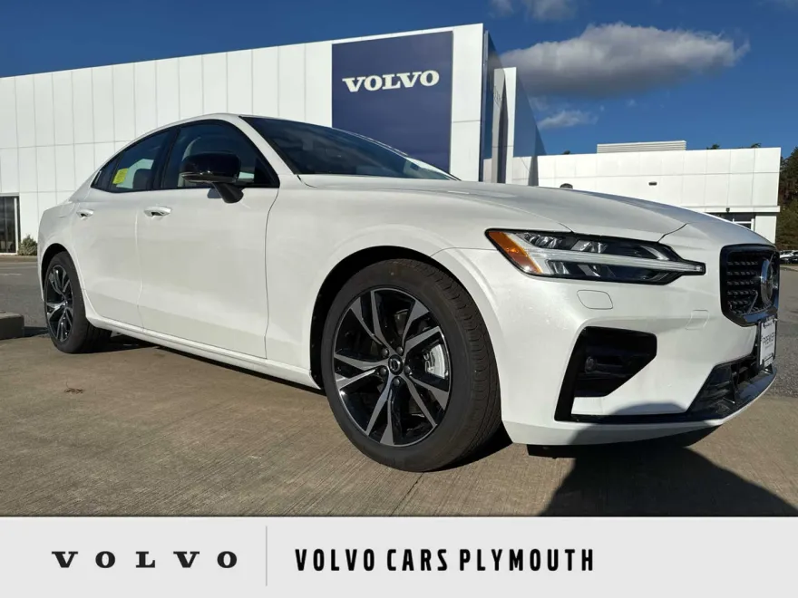 2025 Volvo S60 B5 Core photo 1
