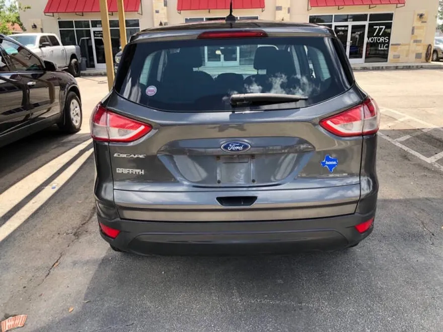 2015 Ford Escape S photo 1