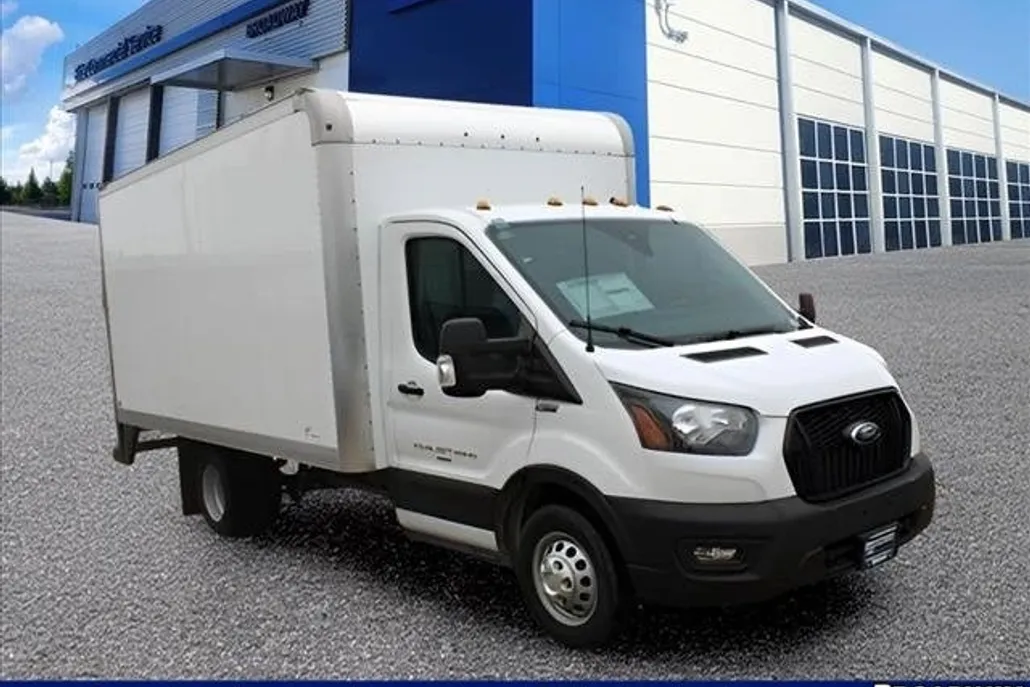 2023 Ford Transit Chassis Cutaway photo 1