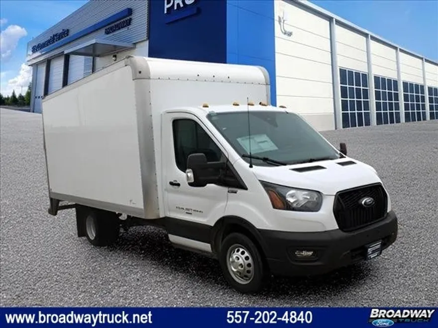 2023 Ford Transit Chassis Cutaway photo 1