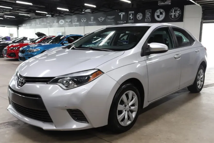 2016 Toyota Corolla LE Premium photo 1