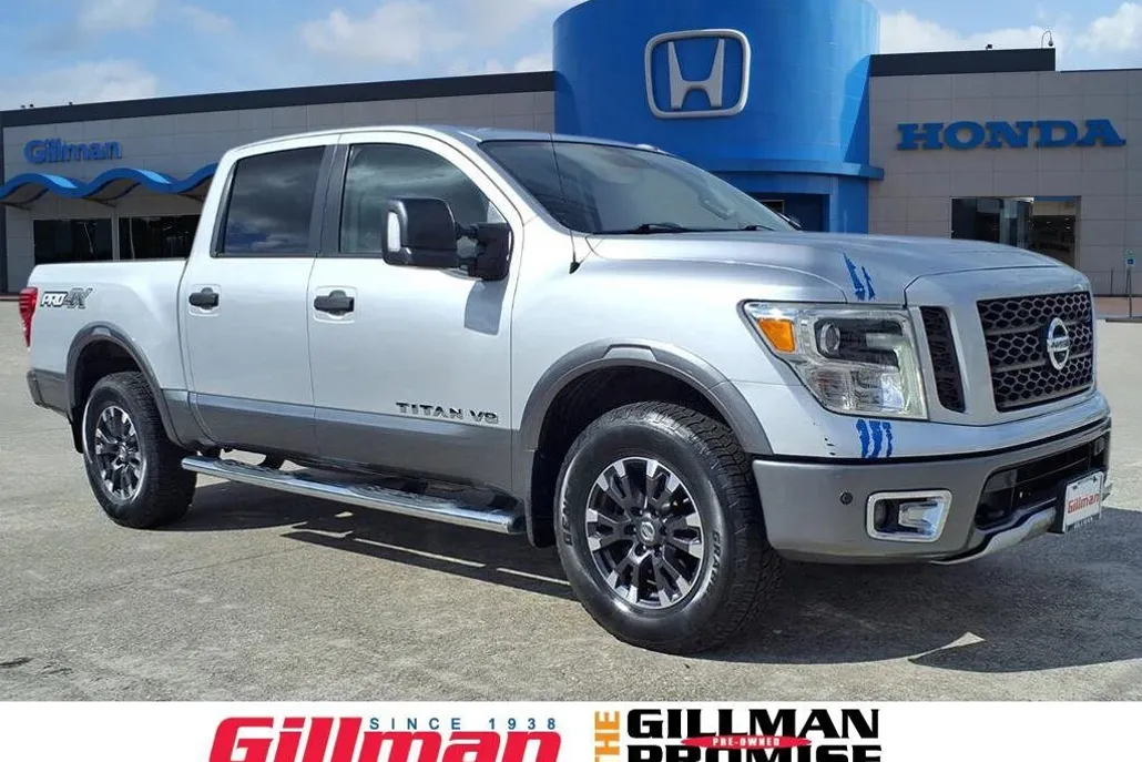 2018 Nissan Titan PRO-4X photo 1