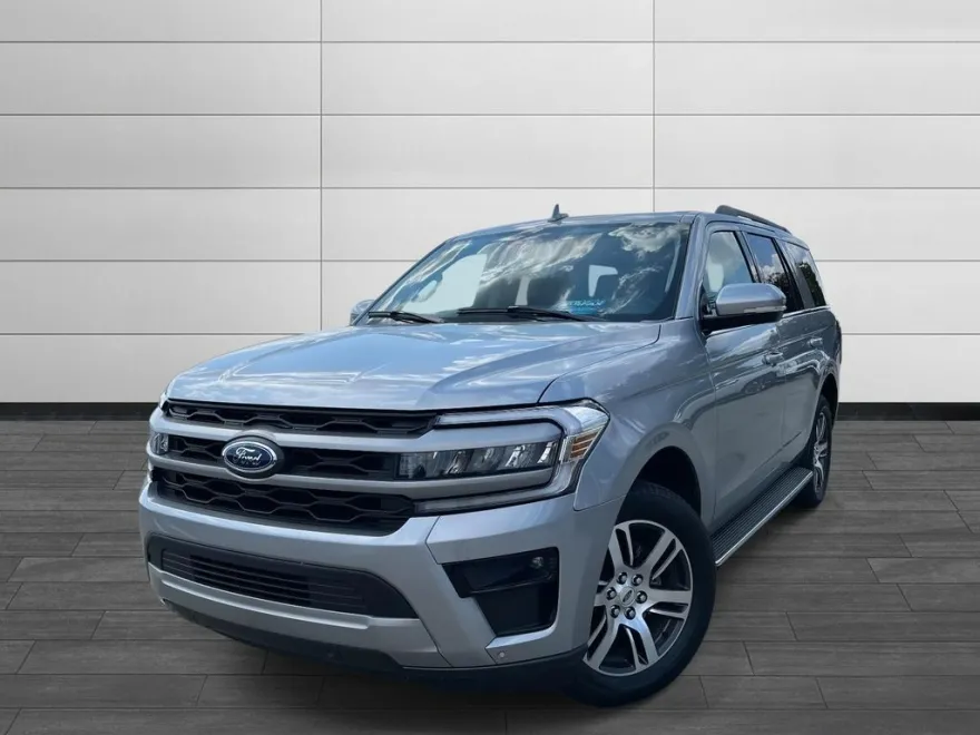 2023 Ford Expedition XLT photo 1