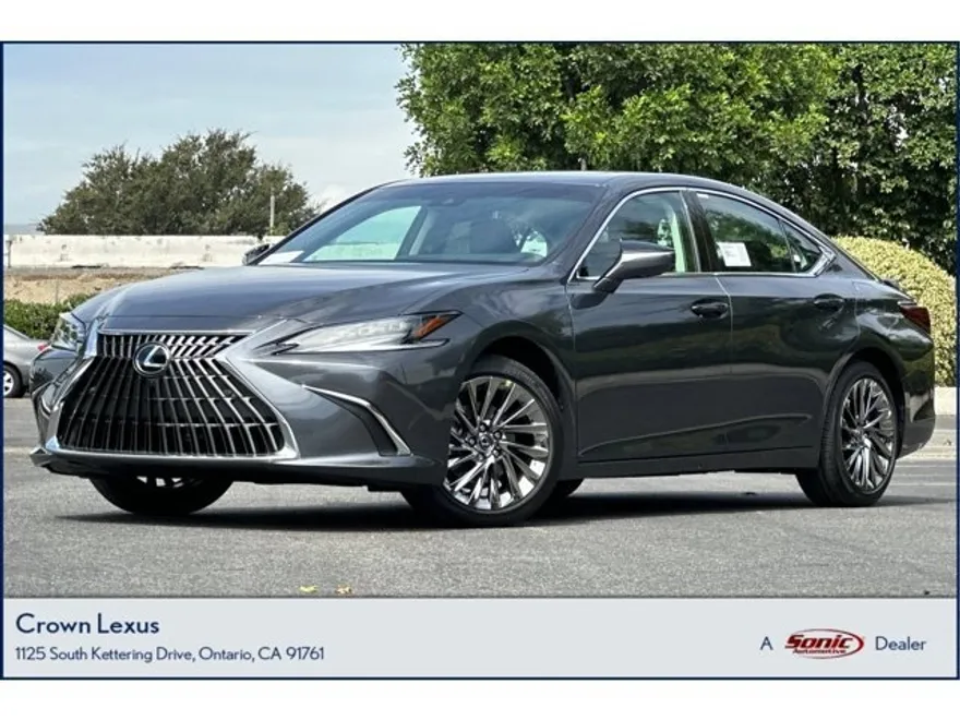 2025 Lexus ES 300h Luxury photo 1
