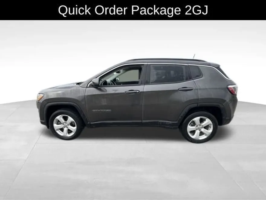 2021 Jeep Compass Latitude photo 1