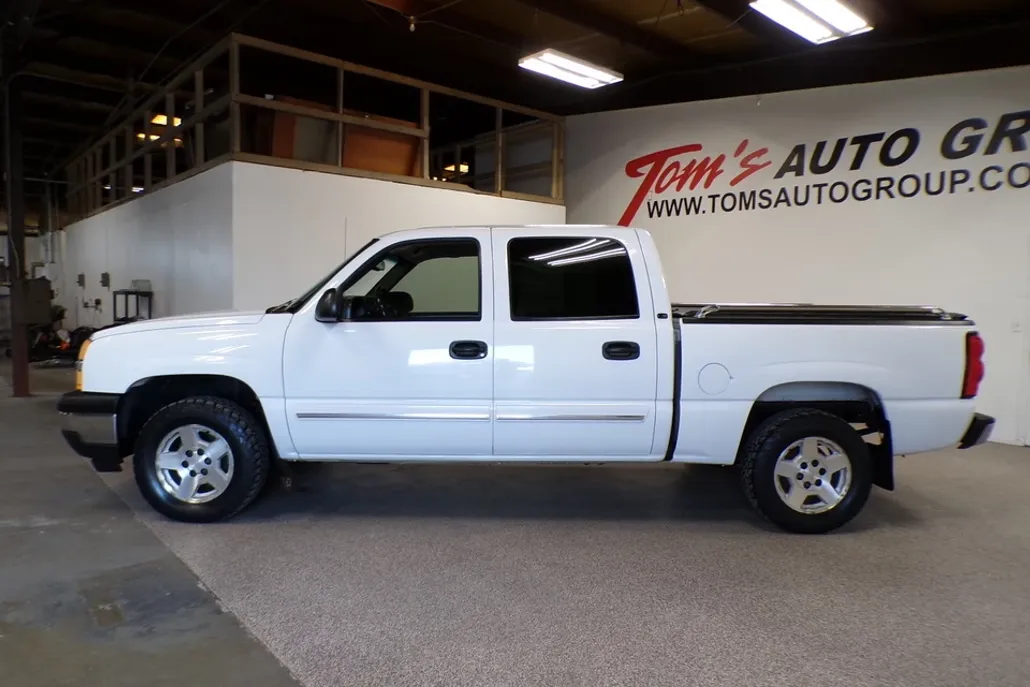 2005 Chevrolet Silverado 1500 LS photo 1
