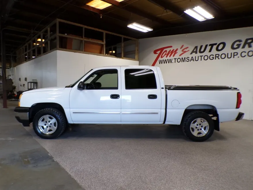 2005 Chevrolet Silverado 1500 LS photo 1