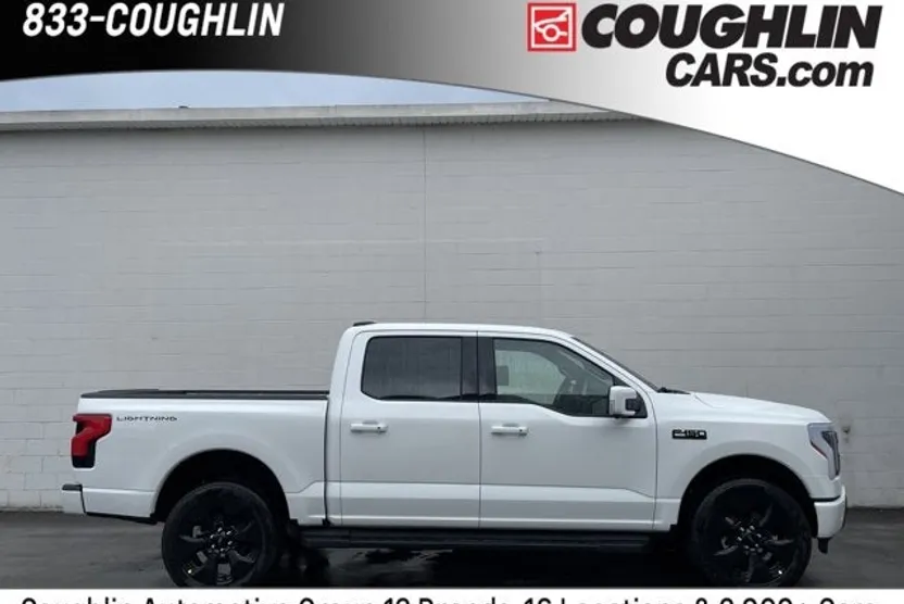 2025 Ford F-150 Lightning Platinum photo 1