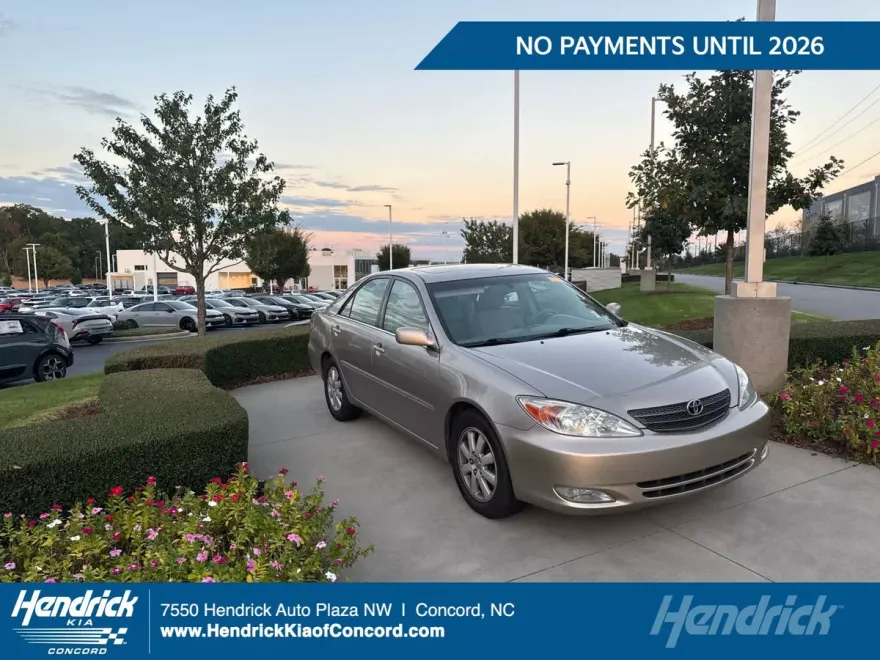 2004 Toyota Camry XLE photo 1