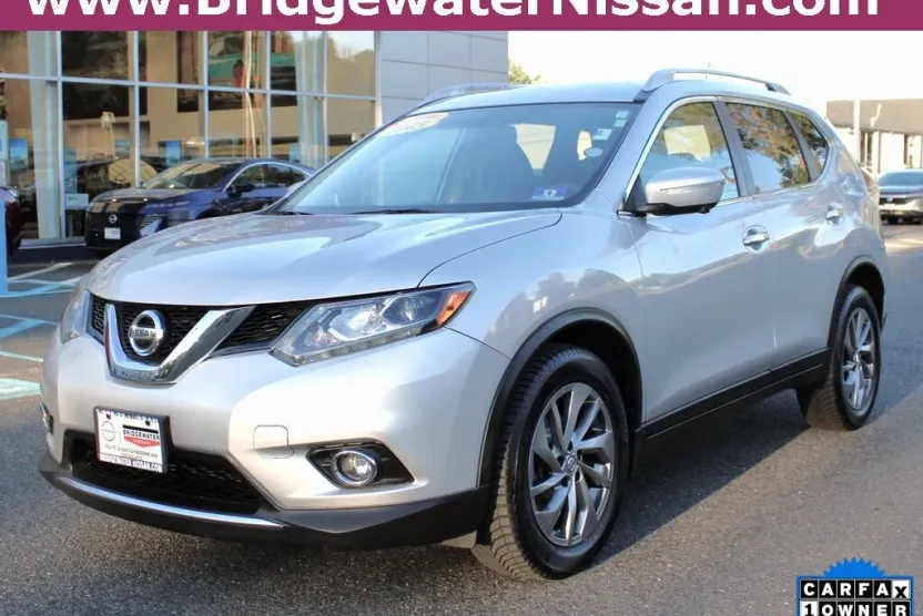 2015 Nissan Rogue SL photo 1