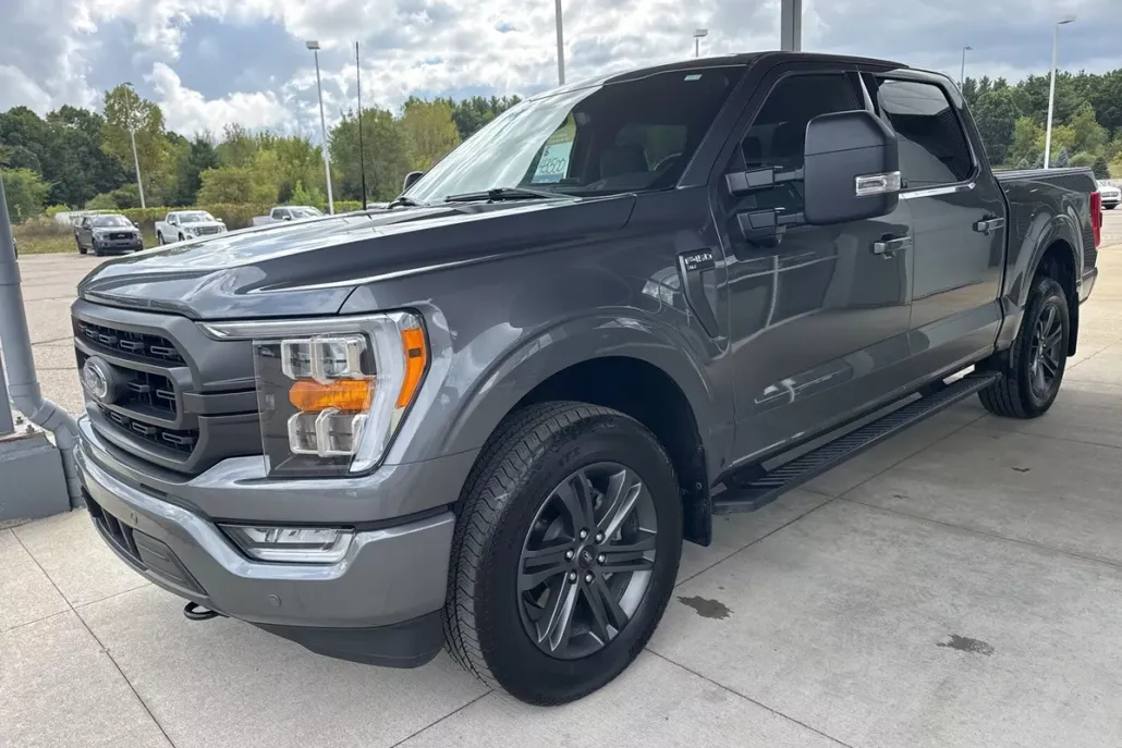 2023 Ford F-150 XLT photo 1