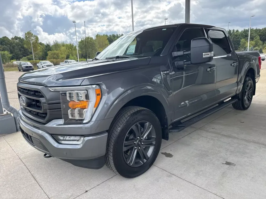 2023 Ford F-150 XLT photo 1