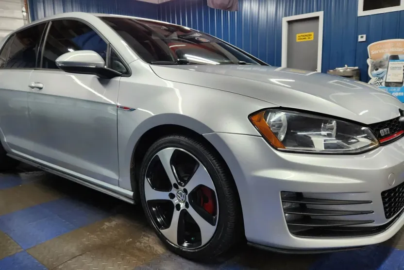 2017 Volkswagen Golf GTI photo 1