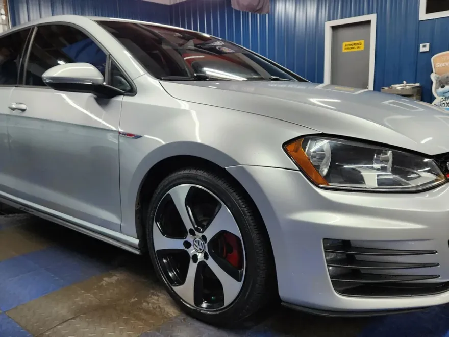 2017 Volkswagen Golf GTI photo 1