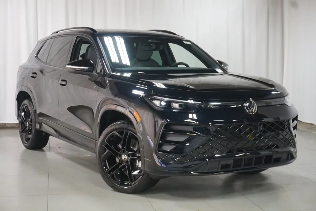 2025 Volkswagen Tiguan SE R-Line Black photo 1