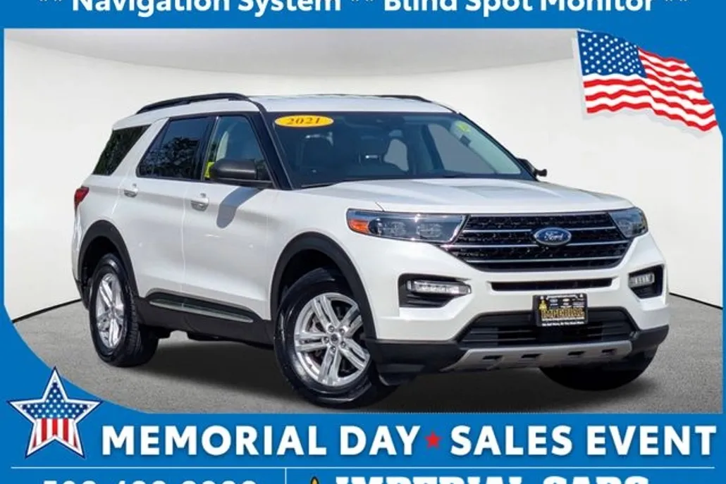 2021 Ford Explorer XLT photo 1