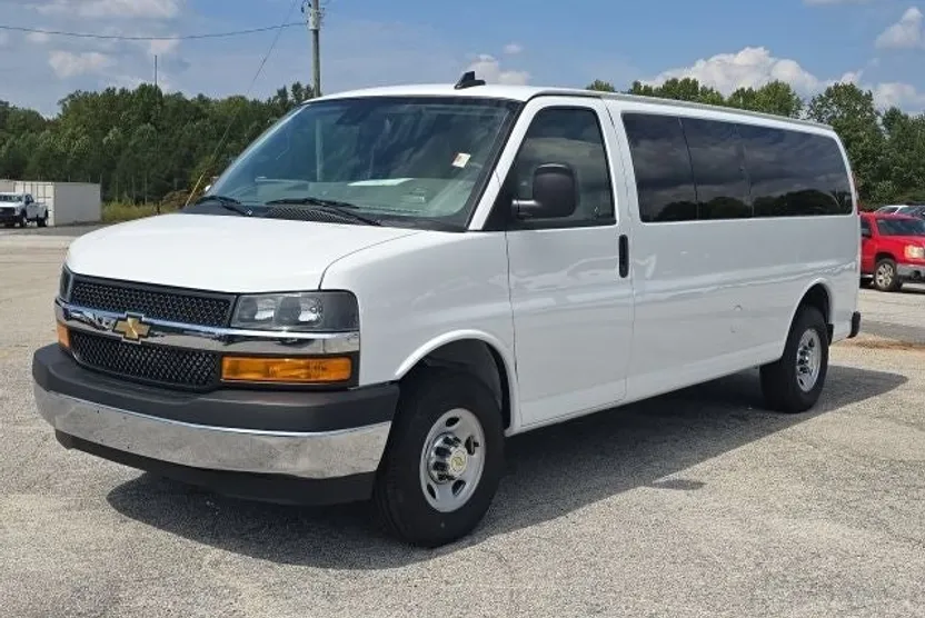 2024 Chevrolet Express 3500 LT Passenger photo 1