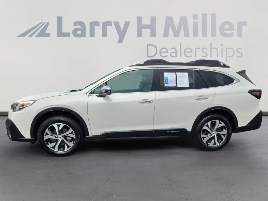 2022 Subaru Outback Touring photo 1