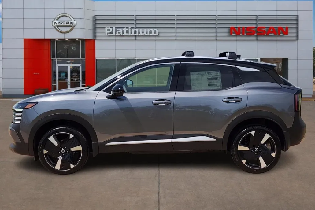 2026 Nissan Kicks SR photo 1