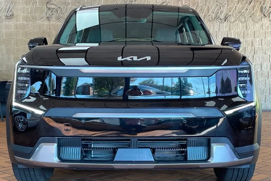 2024 Kia EV9 Wind AWD photo 1
