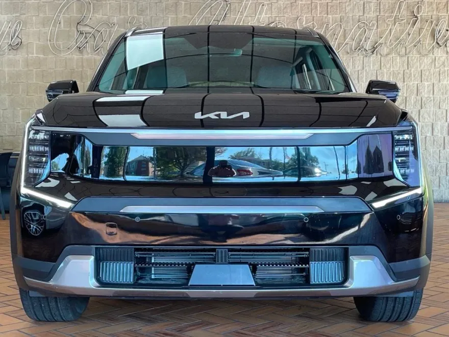 2024 Kia EV9 Wind AWD photo 1
