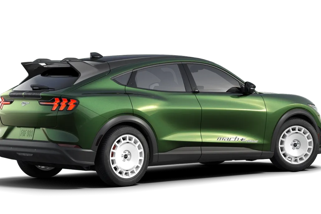 2025 Ford Mustang Mach-E GT photo 1