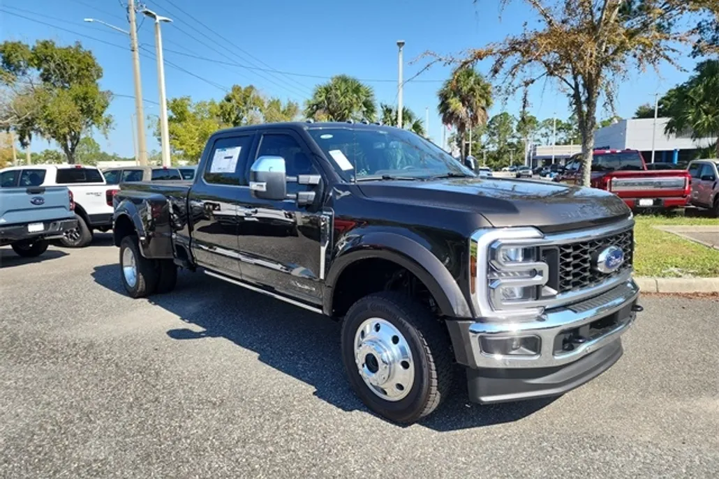 2025 Ford F-450 King Ranch photo 1