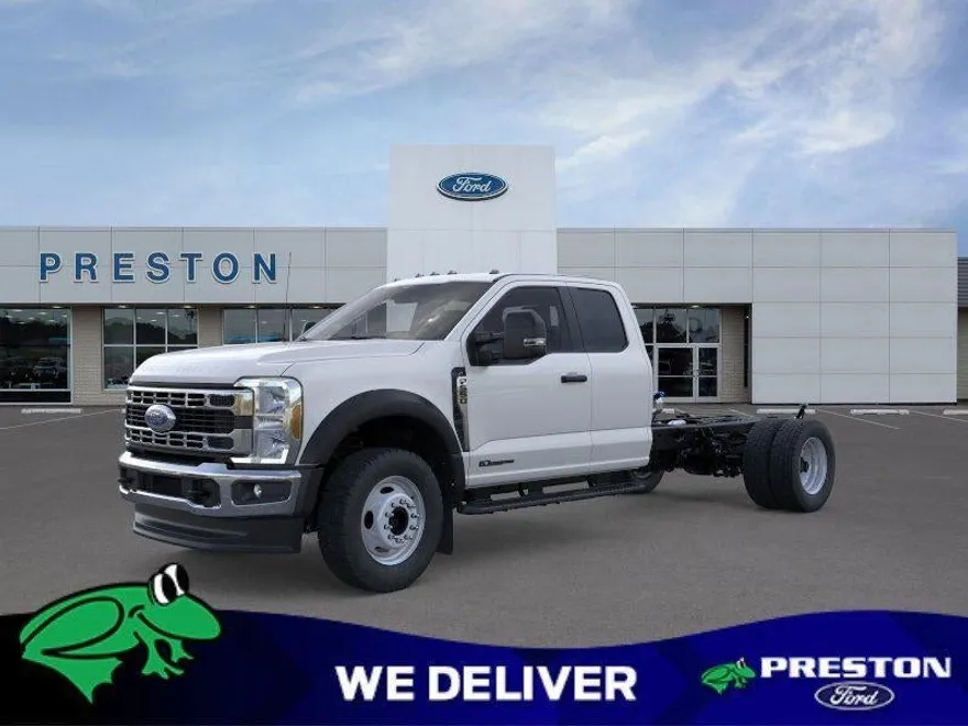 2025 Ford F-550 XL photo 1