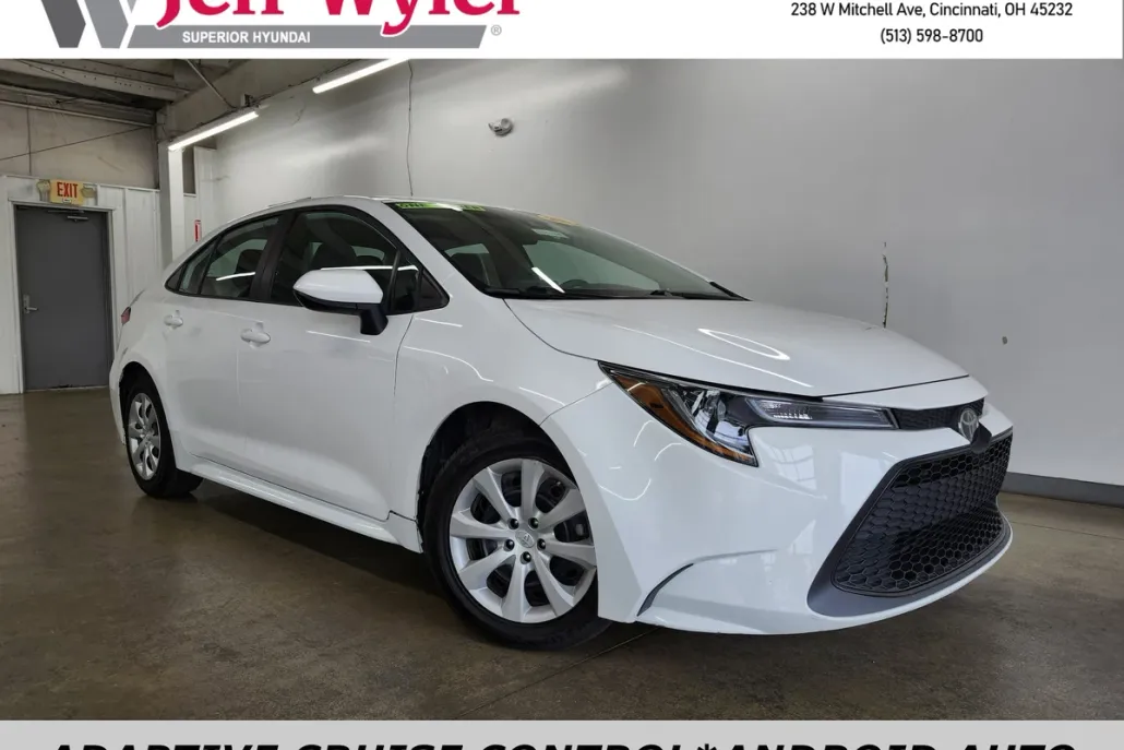 2022 Toyota Corolla LE photo 1