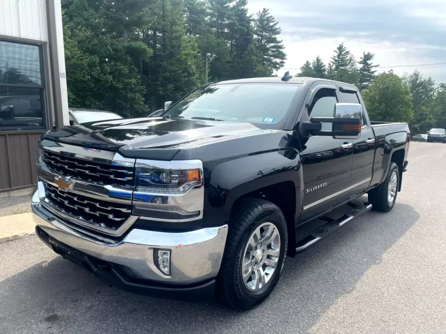 2017 Chevrolet Silverado 1500 LTZ photo 1