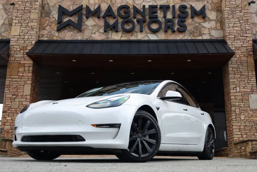 2021 Tesla Model 3 Long Range photo 1
