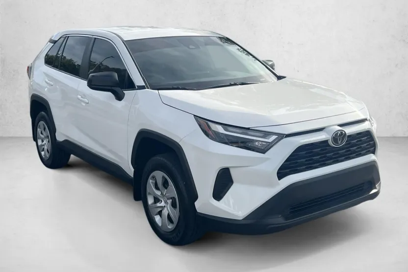 2024 Toyota RAV4 LE photo 1