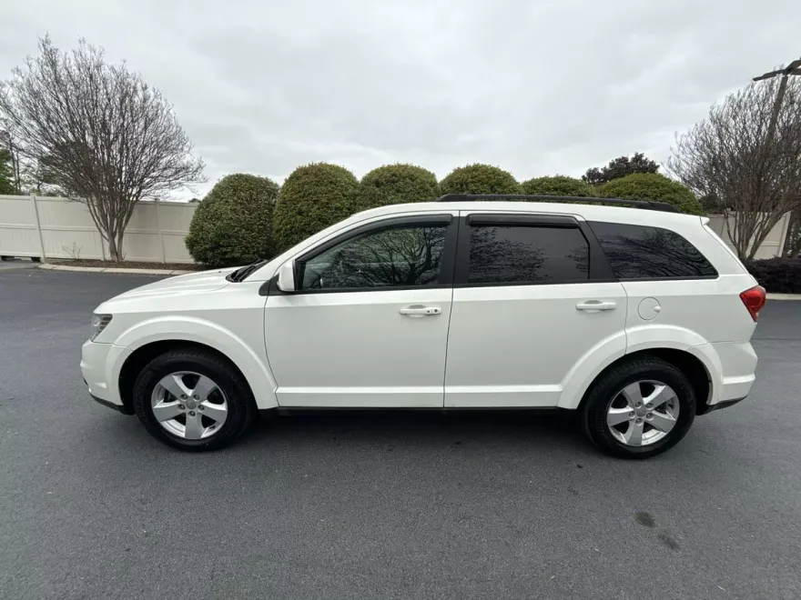 2012 Dodge Journey SXT photo 1