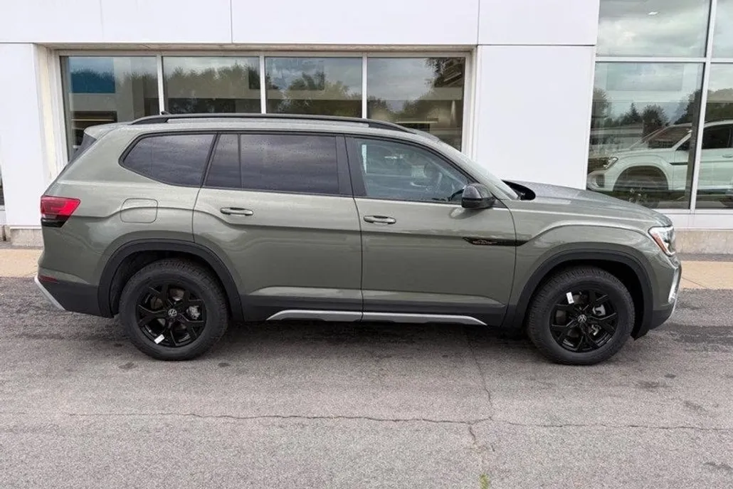 2026 Volkswagen Atlas Peak Edition SE photo 1