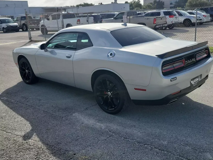 2023 Dodge Challenger SXT photo 1