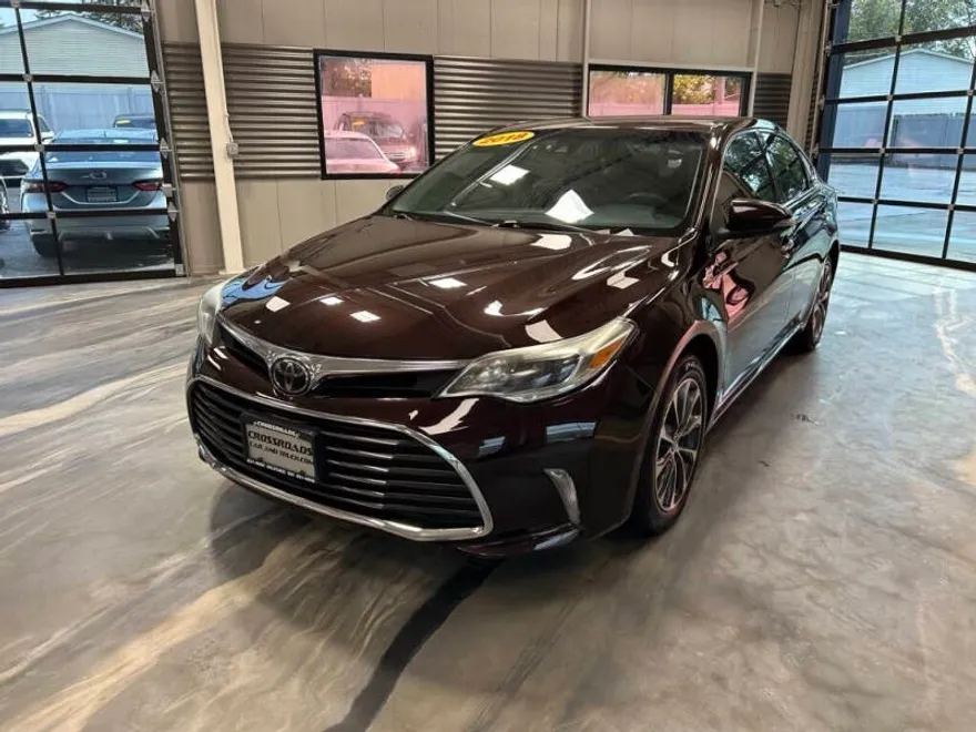 2018 Toyota Avalon XLE photo 1