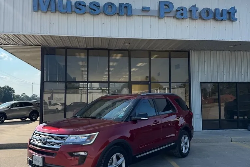 2018 Ford Explorer XLT photo 1