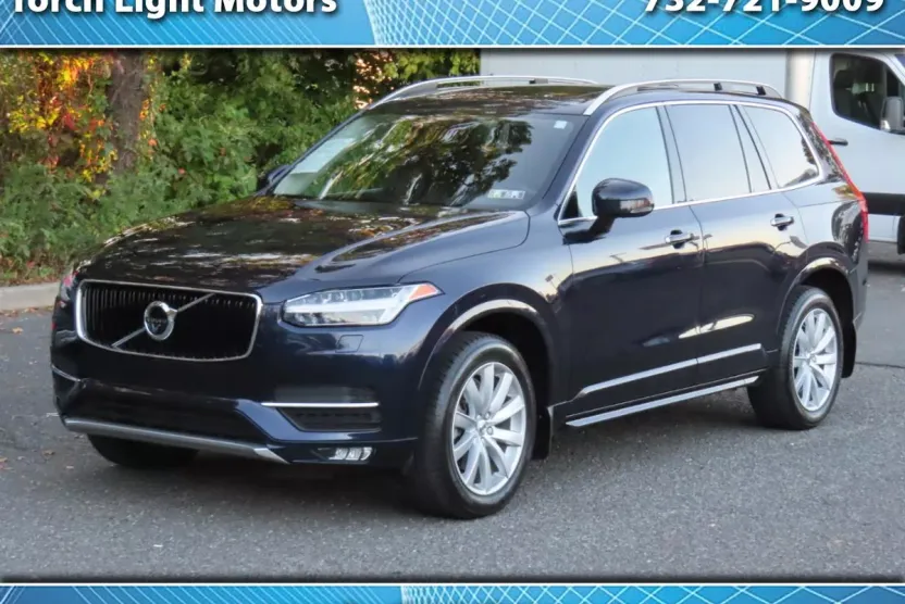 2016 Volvo XC90 T6 Momentum AWD photo 1