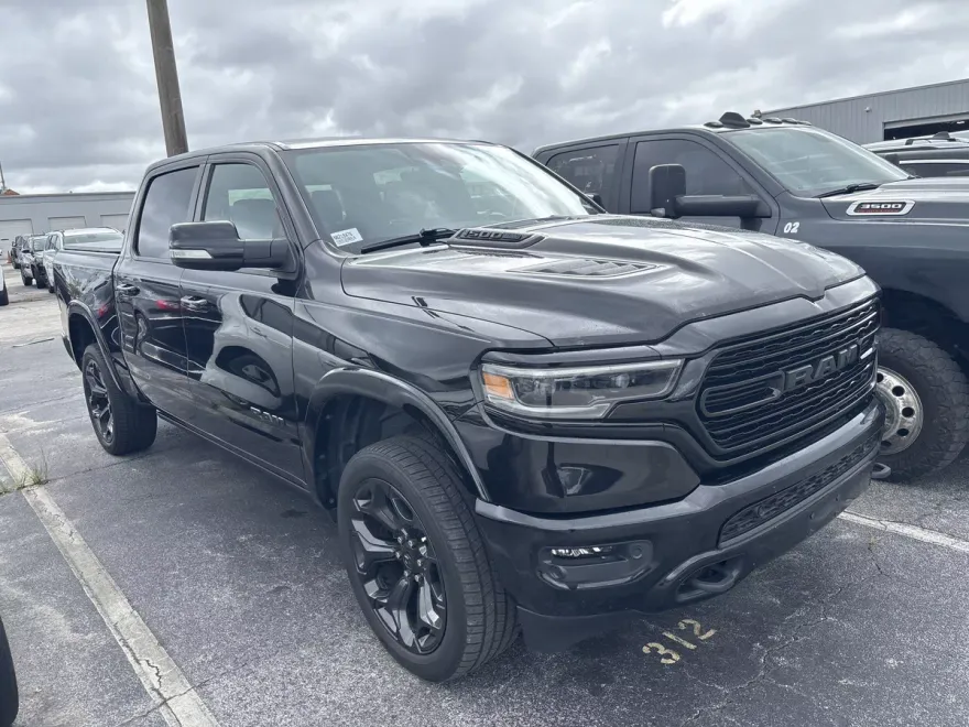 2022 Ram 1500 Limited photo 1