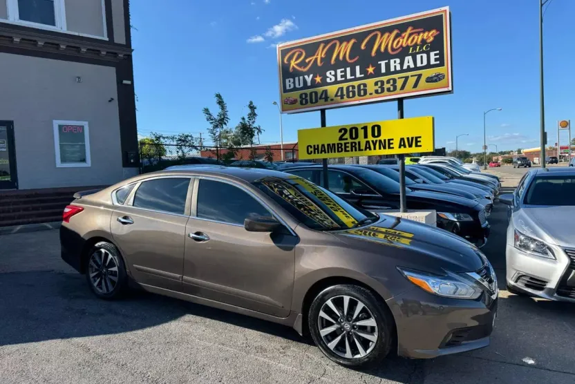 2017 Nissan Altima 2.5 SV photo 1