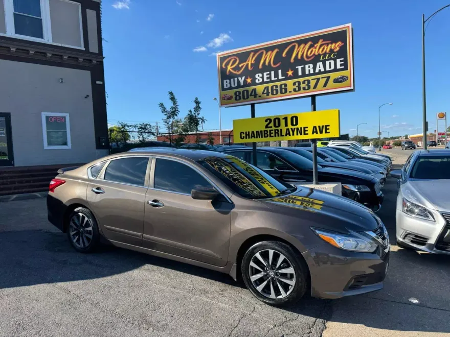 2017 Nissan Altima 2.5 SV photo 1