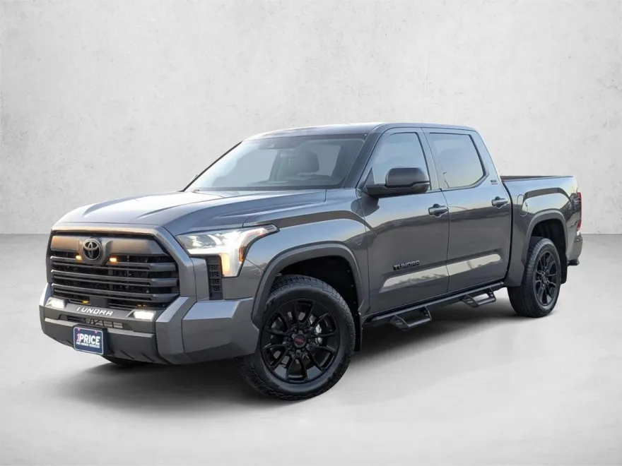 2024 Toyota Tundra SR5 photo 1