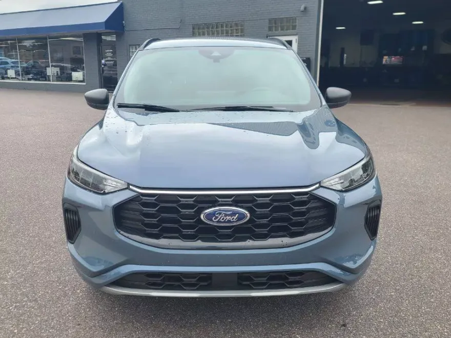 2023 Ford Escape photo 1