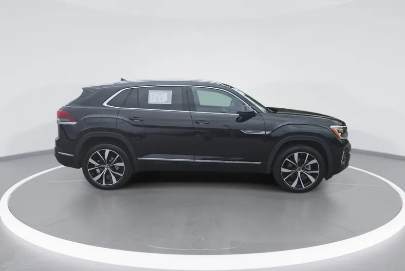 2024 Volkswagen Atlas Cross Sport SEL Premium R-Line photo 1
