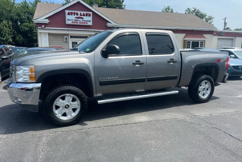 2012 Chevrolet Silverado 1500 LT photo 1