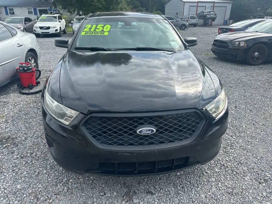 2015 Ford Taurus photo 1