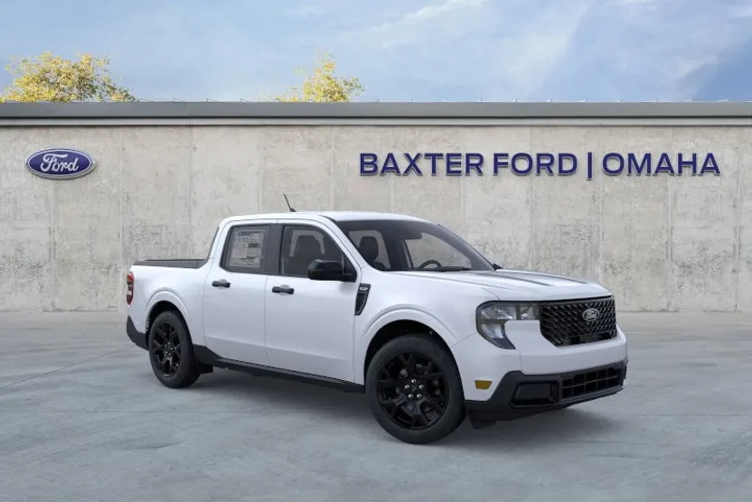 2025 Ford Maverick XLT photo 1