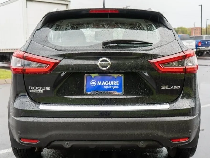 2022 Nissan Rogue Sport SL photo 1