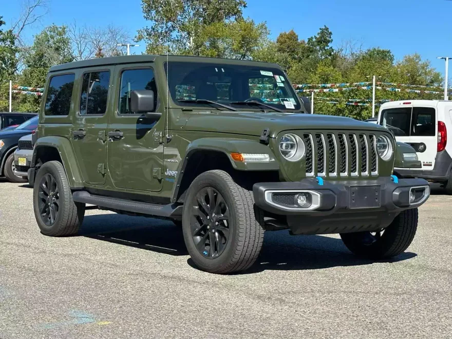 2022 Jeep Wrangler 4xe Unlimited Sahara Sport photo 1